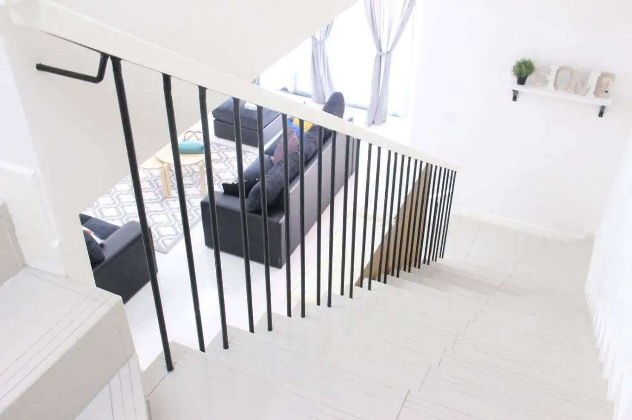 Apartment Hfhut Homestay @ 10Minklia, Sepang